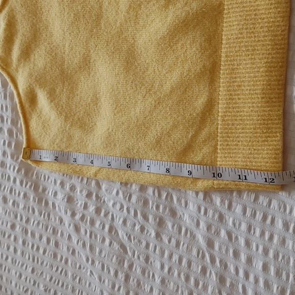 NWT Soft Yellow Knit Crop Top XL - Picture 9 of 10